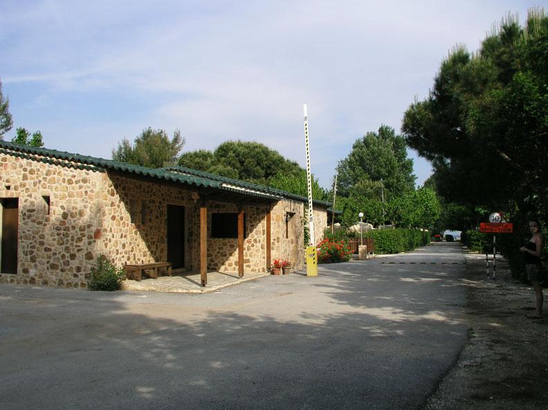 40906.jpgστον μαραθωνα καμπινγκ Ramnous