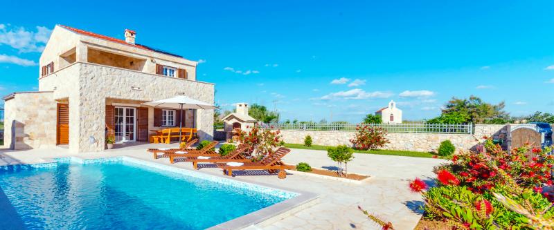 Ταμπάκη Properties Μεσιτικό γραφείο