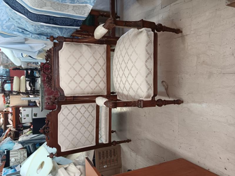 Πολυθρόνες με κλασικό υφασμα