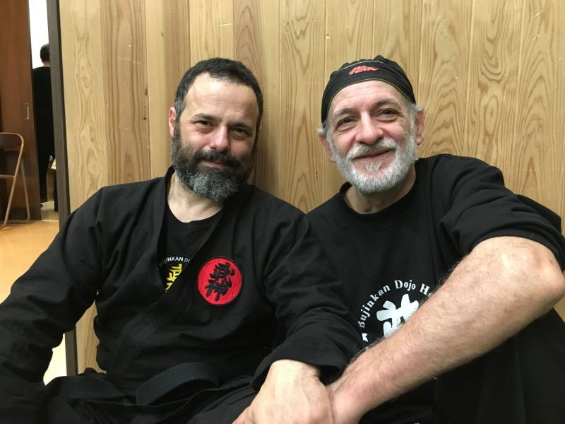 Ο Δημήτρης Κωνσταντίνου διευθύνων της σχολής με τον ιδρυτή της Φίλιππο Ματζηρίδη!