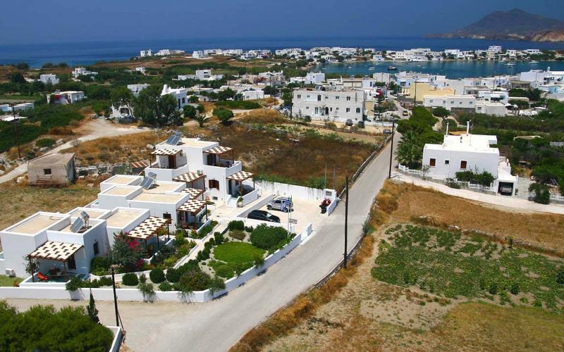 54310.jpgστην μηλο Studios Mirabeli Studios