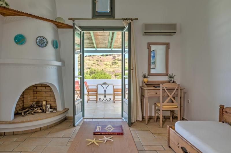 Hotel Dioni - Ξενοδοχείο - Σκύρος