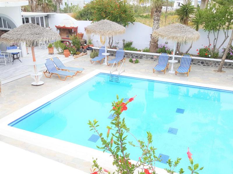 Ira Hotel - Ενοικιαζόμενα δωμάτια - Σαντορίνη