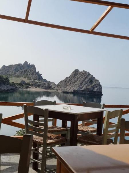 Πετροκάραβο Δόσχορης - Ψαροταβέρνα - Λουτράκι