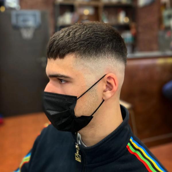 Mike The Barber Κουρείο