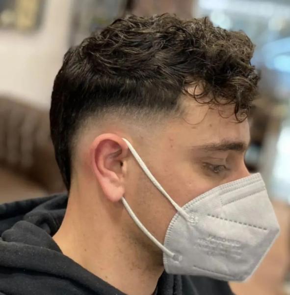Mike The Barber Κουρείο