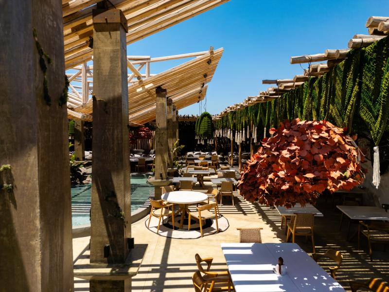 Beach Bar Restaurant Forty One, Σαντορίνη