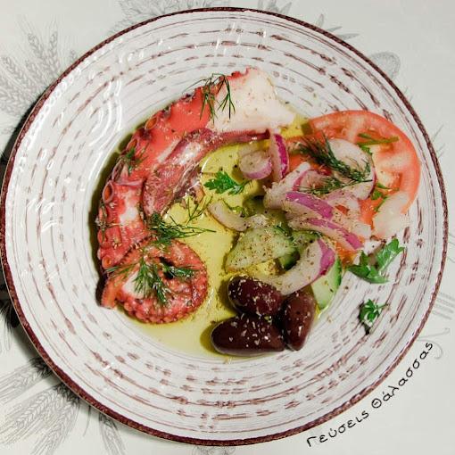 Plateia Οίνος & Γεύσεις