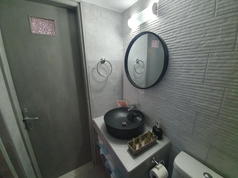 toilette apartment 2nd level