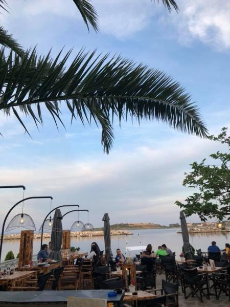 Cafe Bar Σκηνικό, Μυτιλήνη