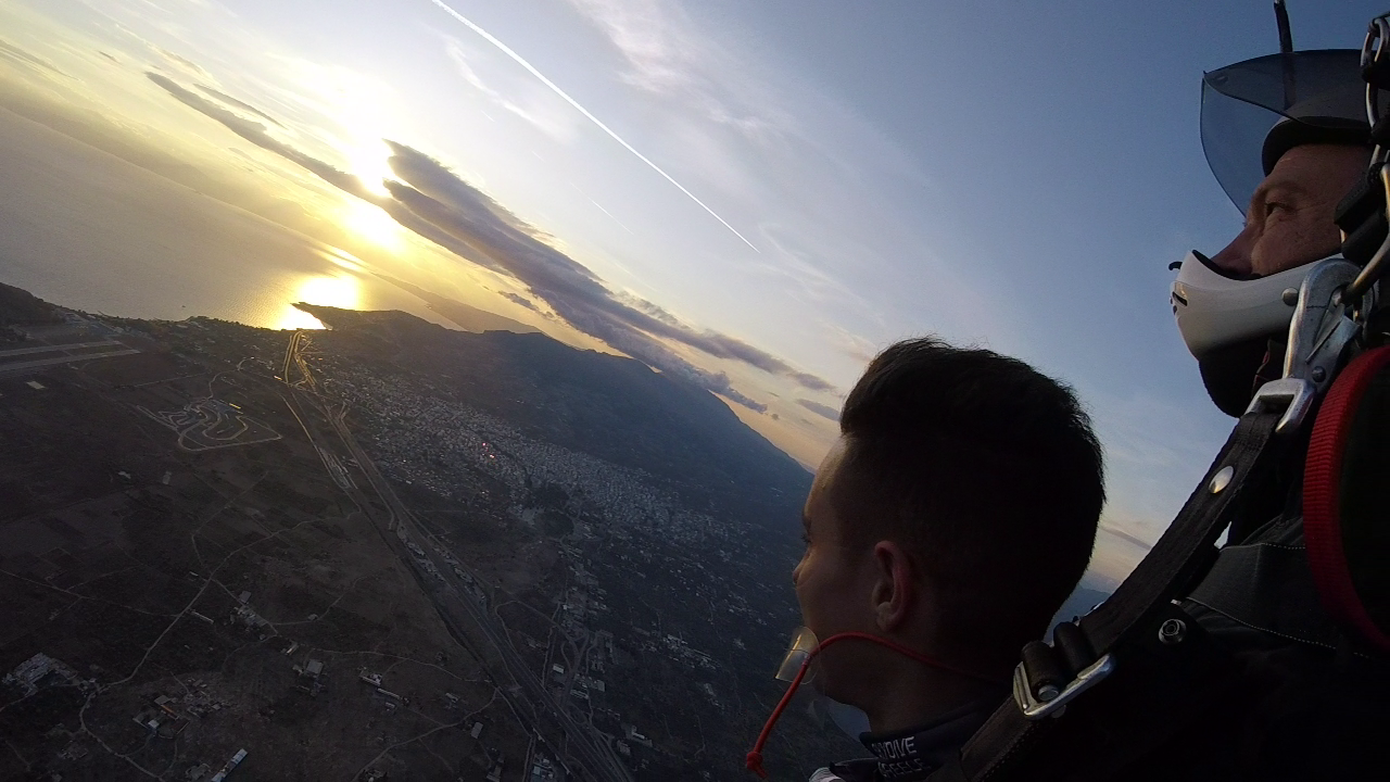 Skydive Greece - Σχολή αλεξιπτωτιστών - Μέγαρα