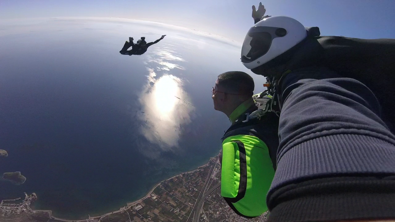 Skydive Greece - Σχολή αλεξιπτωτιστών - Μέγαρα