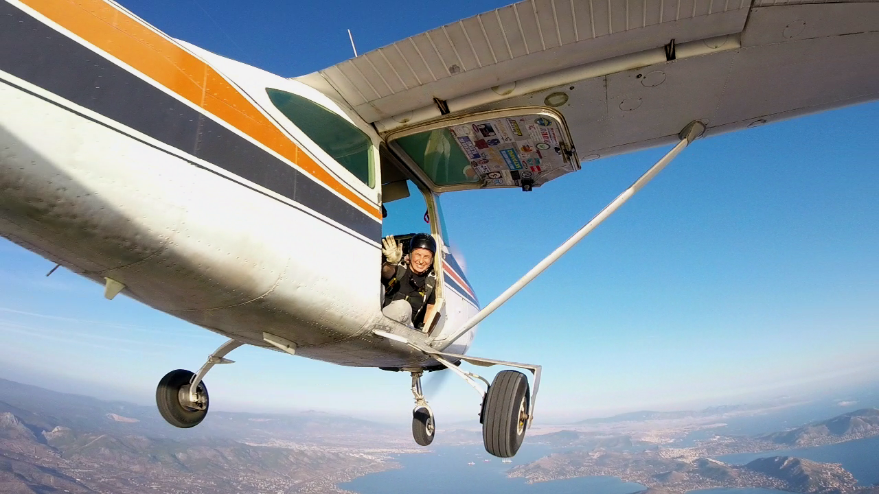 Skydive Greece - Σχολή αλεξιπτωτιστών - Μέγαρα