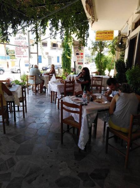 Komvos Restaurant - Ταβέρνα - Παλαιά Επιδαύρος