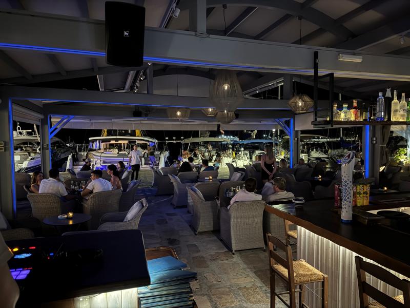 Blue Boat - Cafe Cocktail Bar - Πυθαγόρειο