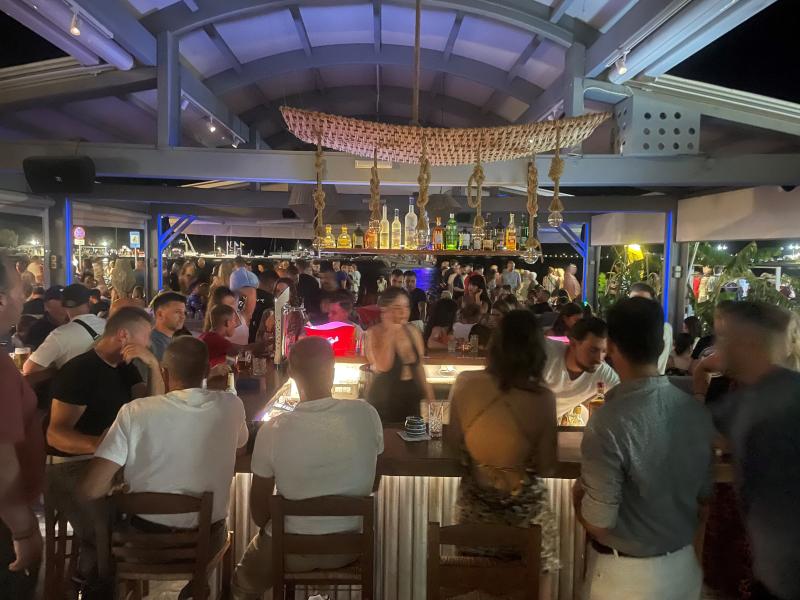 Blue Boat - Cafe Cocktail Bar - Πυθαγόρειο
