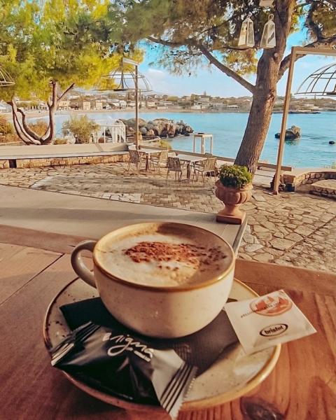 Καφέ Bar Enigma, Καρδαμύλη