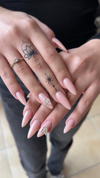 Studio Melina - Μανικιούρ Πεντικιούρ - Αμπελόκηποι