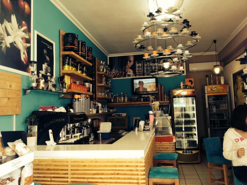 Istros cafe - Καφετέρια - Καρουσάδες