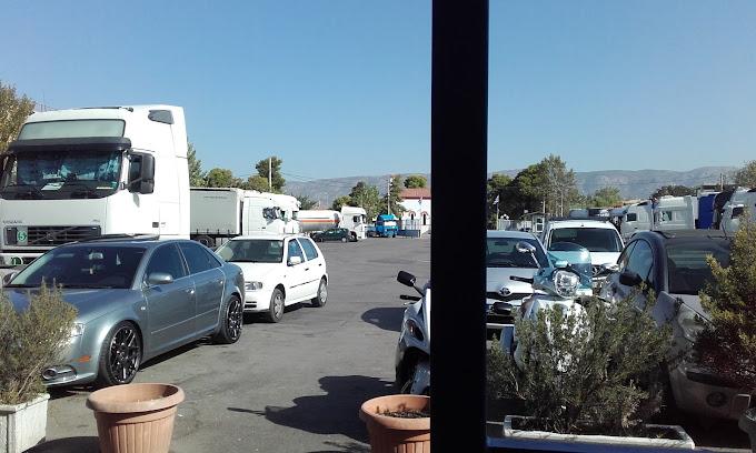Parking Γιακουμάτου Parking