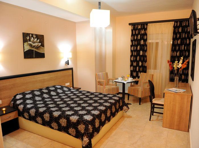 Villa Nickolas Ενοικιαζόμενα δωμάτια Ταβέρνα Καφετέρια Καβάλα