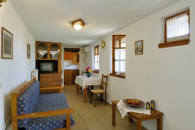 Guesthouse Apanemia Ξενώνας