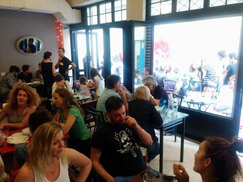 85695.jpgστην αθηνα μεζεδοπωλειο φορμαικα ρεφενες
