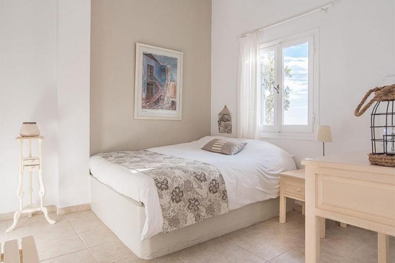 Blue Dolphins Apartments And Suites - Ενοικιαζόμενα δωμάτια - Σαντορίνη
