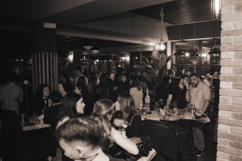 SARA'S Καφέ Bar Εστιατόριο