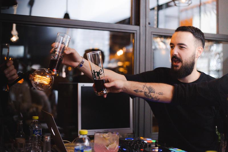 SARA'S Καφέ Bar Εστιατόριο
