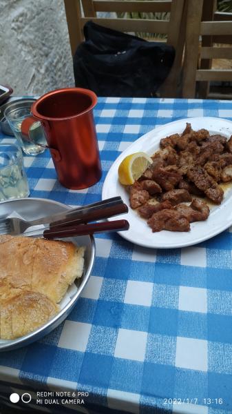Αυλή Μεζεδοπωλείο