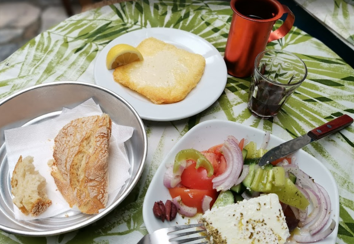 Αυλή Μεζεδοπωλείο