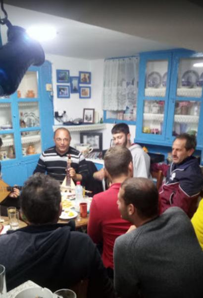 Η Μαρούκλα Καφενείο Μεζεδοπωλείο Ρακάδικο