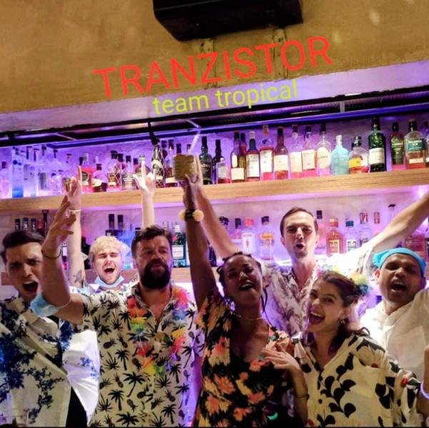 Tranzistor Cafe-Bistrotheque Καφέ Bar Εστιατόριο