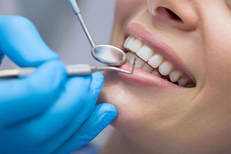 Γιαχνής Χαράλαμπος Χειρουργός οδοντίατρος