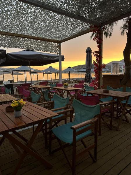 FreezBe Beach Bar Cafe Beach Bar