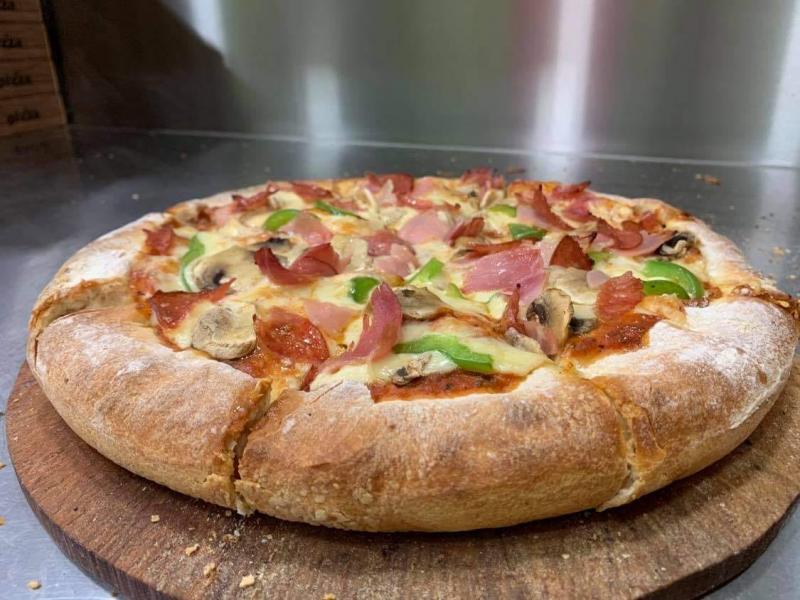 ROMA'S PIZZA - Πιτσαρία - Βέλο