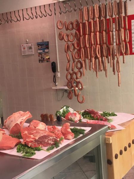 Το Κρεοπωλείο Των Κυνηγών Κρεοπωλείο Αλλαντοποιείο