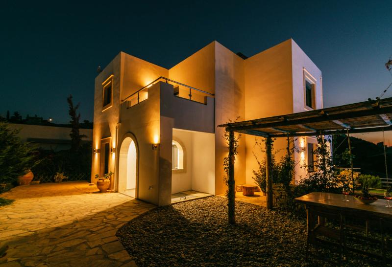 Villa Rechtra - Ενοικιαζόμενες βίλες - Καμηλάρι