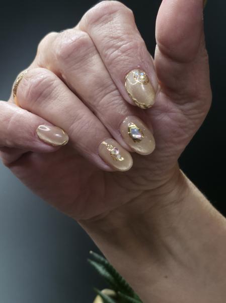 Golden Swan Nails - Μανικιούρ Πεντικιούρ - Μοσχάτο