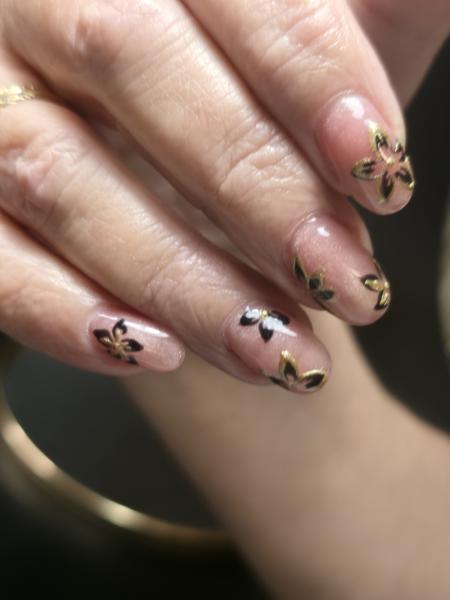 Golden Swan Nails - Μανικιούρ Πεντικιούρ - Μοσχάτο
