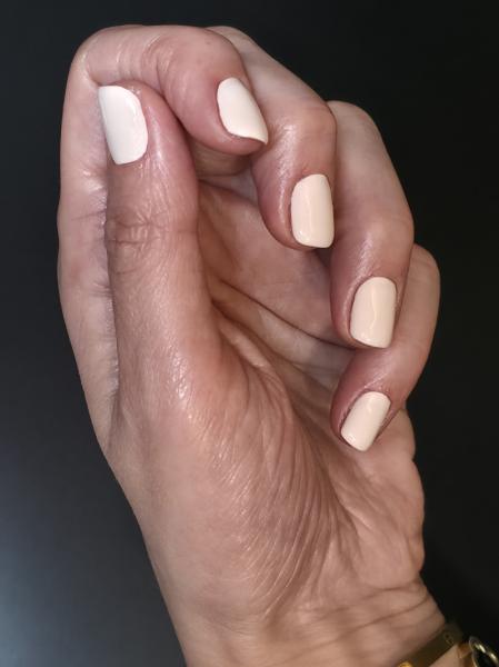 Golden Swan Nails - Μανικιούρ Πεντικιούρ - Μοσχάτο