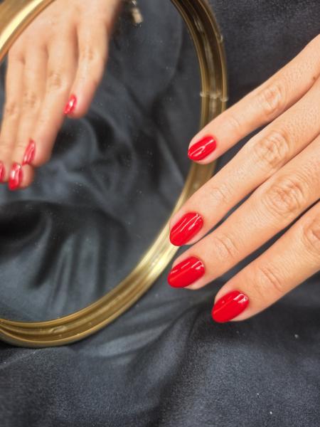 Golden Swan Nails - Μανικιούρ Πεντικιούρ - Μοσχάτο