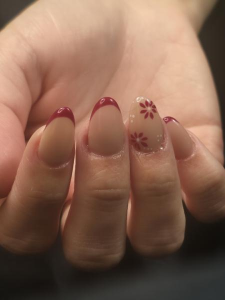 Golden Swan Nails - Μανικιούρ Πεντικιούρ - Μοσχάτο