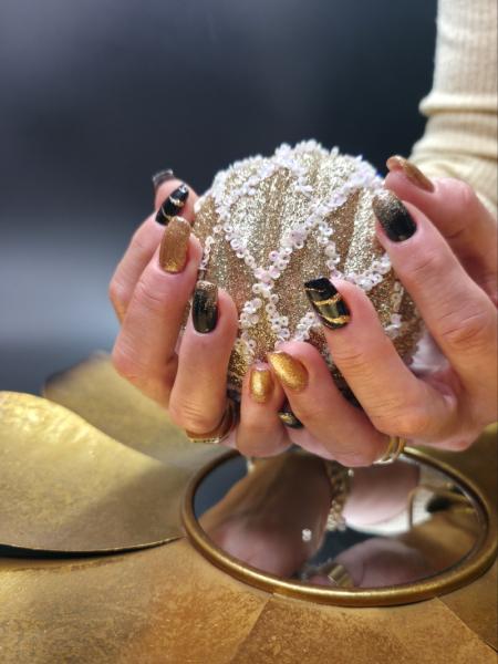 Golden Swan Nails - Μανικιούρ Πεντικιούρ - Μοσχάτο